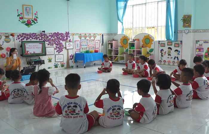 Mỹ Tú: Hội thảo chuyên đề tăng cường tiếng Việt cho trẻ Mầm non dân tộc thiểu số